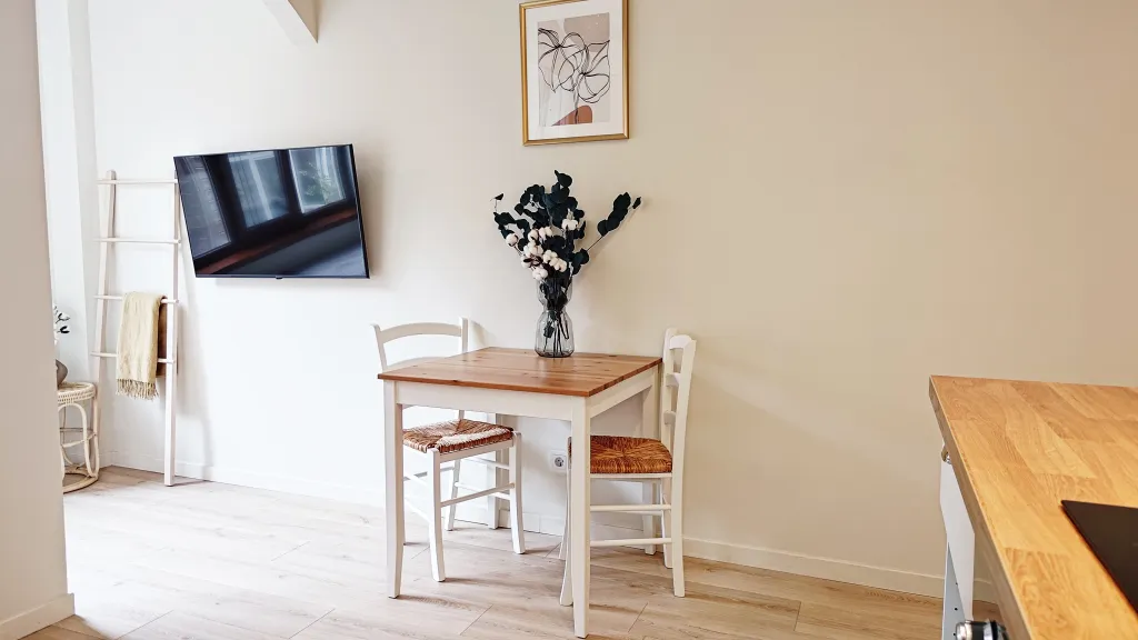 Студия в стиле бохо с видом на горы — уют и комфорт в центре