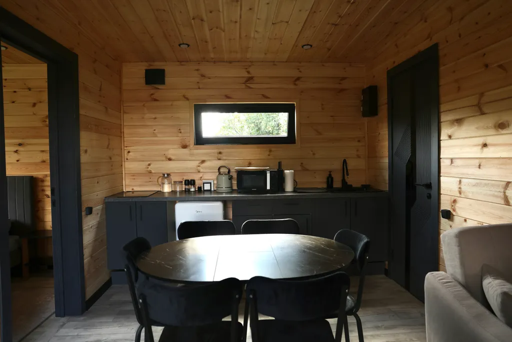 Стильный загородный домик в стиле Black