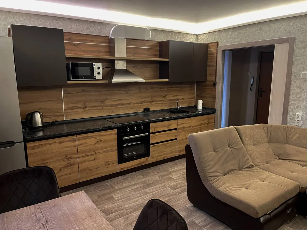 Квартира Двухкомнатная квартира рядом с ТЦ Июнь — Красноярск