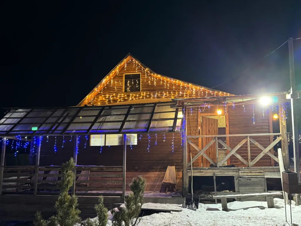 Отдельный уютный бревенчатый дом с баней в Абзаково