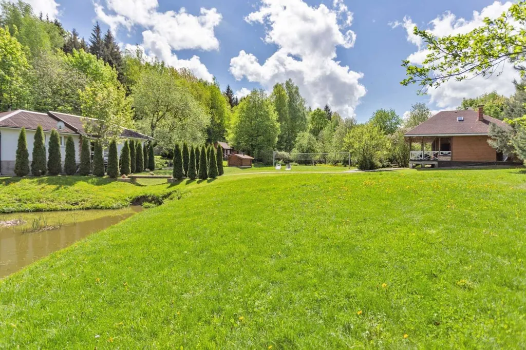 Коттедж с сауной и бассейном возле Минска