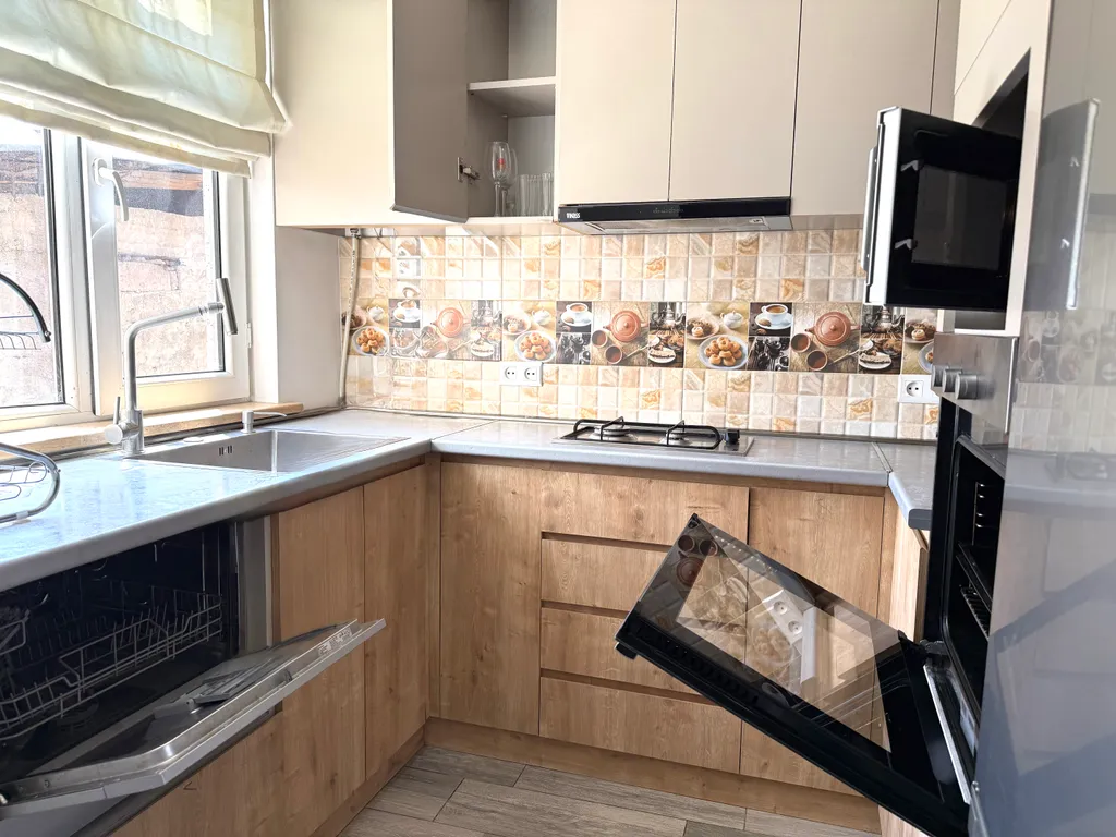 Уютная квартира в самом центре до площади Республики 250 метров