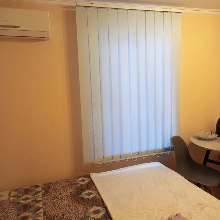 Уютный номер в коттедже в самом центре города.