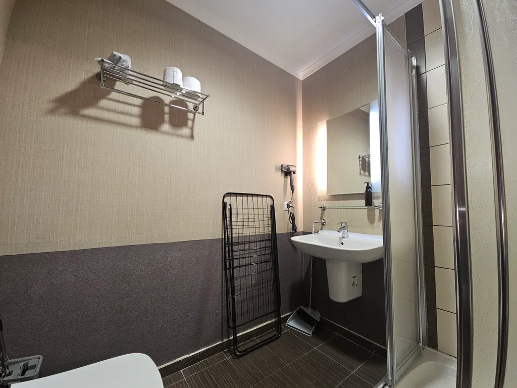 Апартаменты комфорт+ с 2 спальнями, балконом и с видом на горы и ярмарку