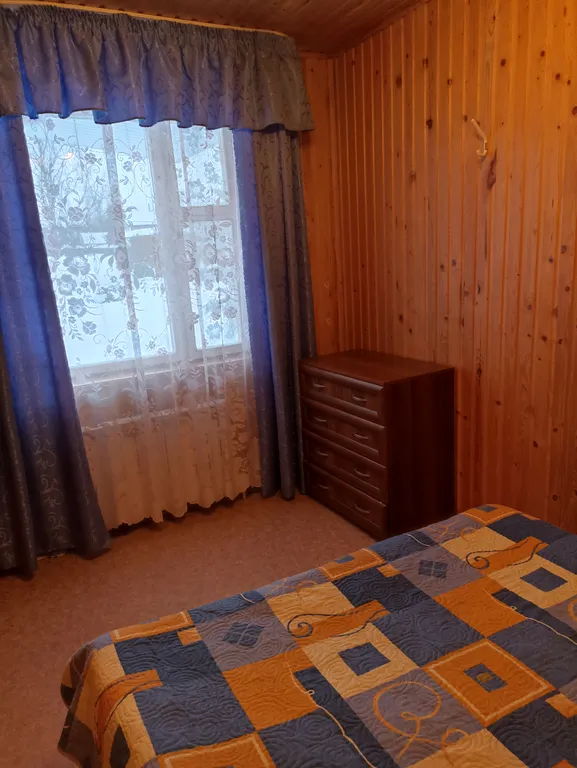 Домик у озера