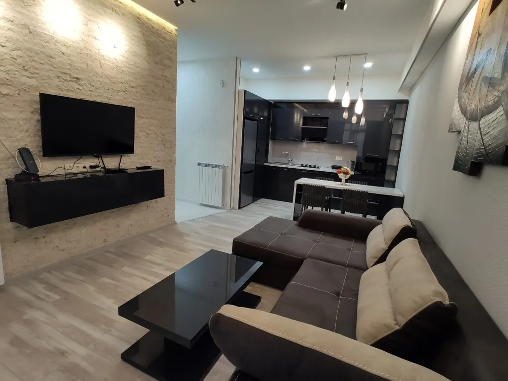 2-комнатная Квартира — аренда посуточно в Тбилиси