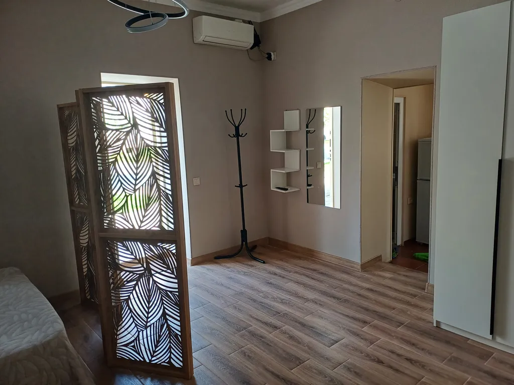 Коттедж Новый апарт-домик с выходом на уютный балкон в 5 минутах от моря — Сухум