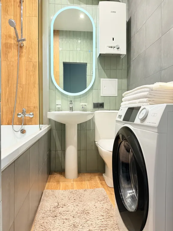 Роскошная двухкомнатная сталинка с видом на Аллею Героев