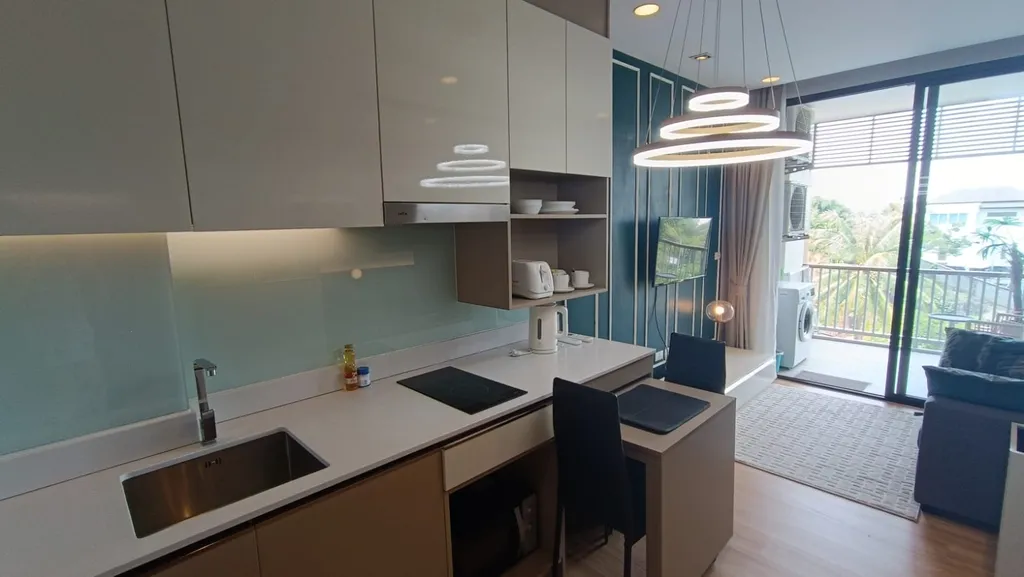 Видовая студия с бассейном на крыше Palmetto Карон