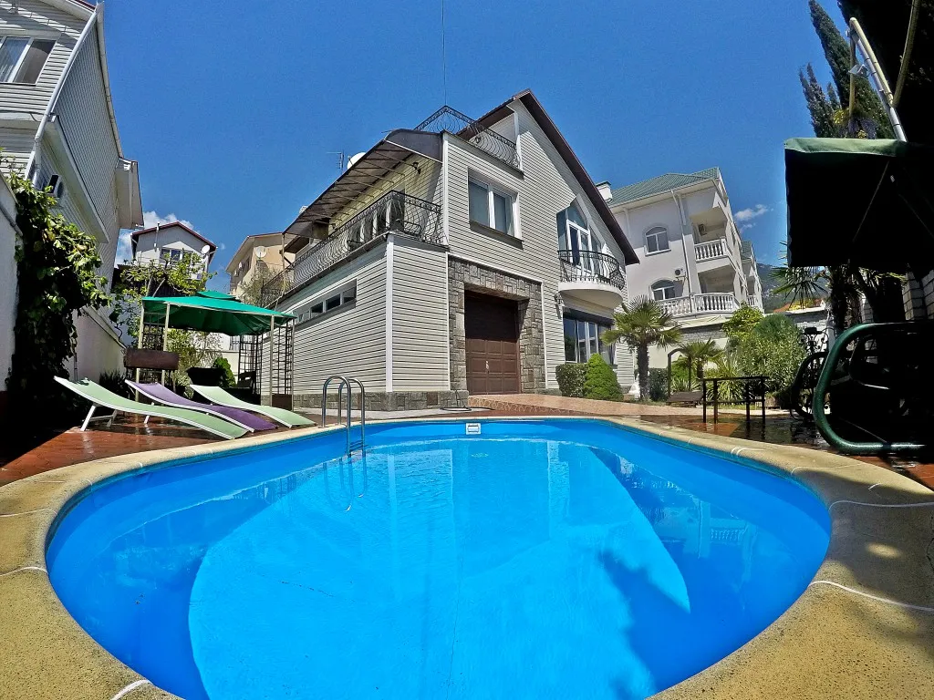 Коттедж Дом в Ялте с бассейном и сауной — аренда посуточно в Отрадное