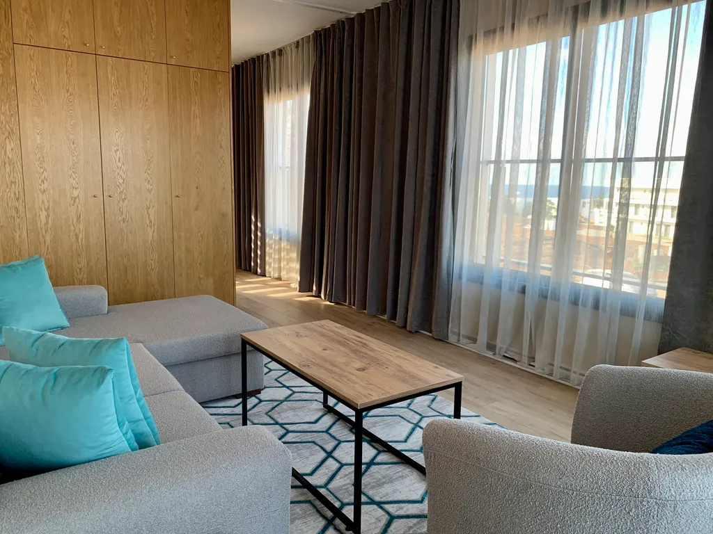 Апартаменты в современном комплексе рядом с морем