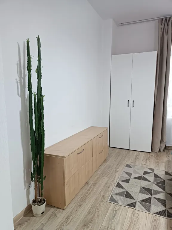 Двухкомнатная квартира возле озера и парка