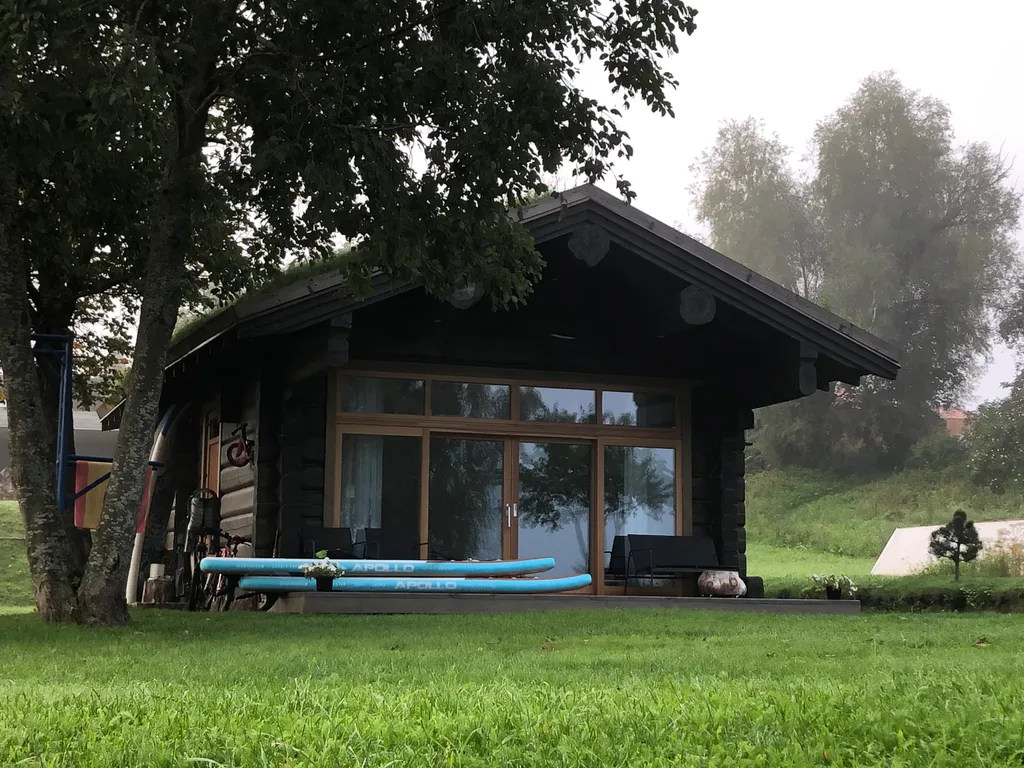 Дом у озера