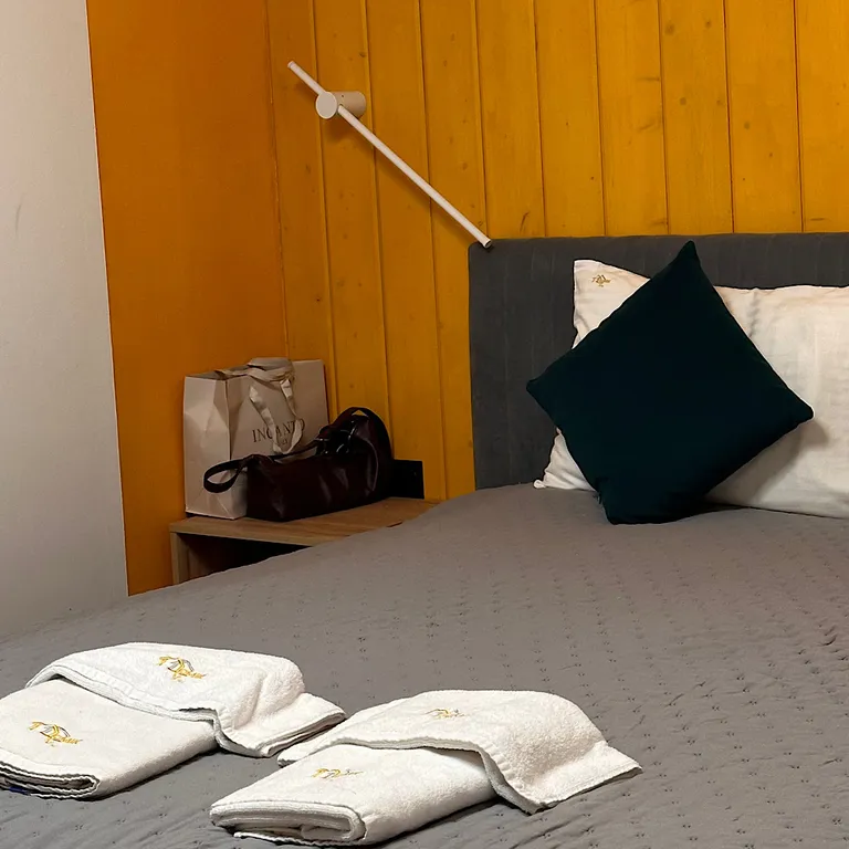 Домик в Соснах с баней и горячими ваннами Cube с баней