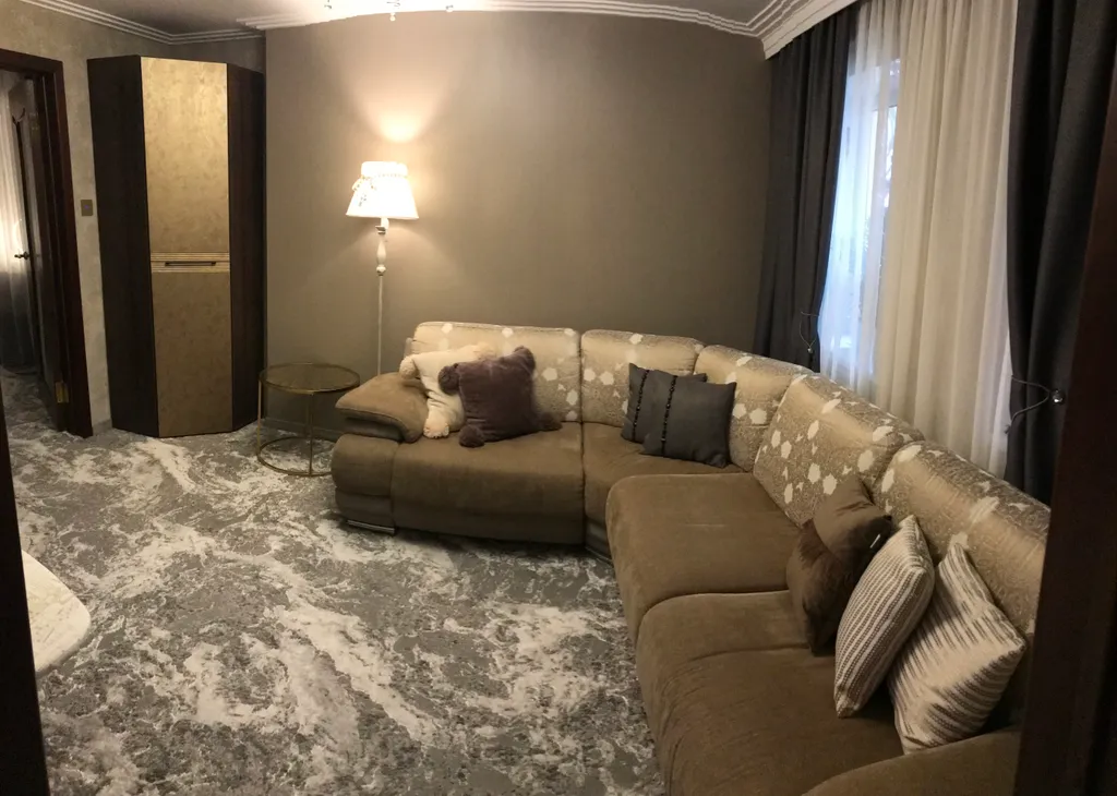 Уютный дом на набережной