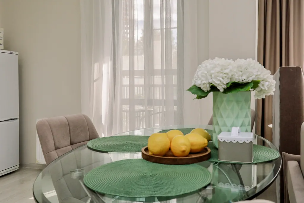 4 Угла: Тот самый ЖК колизей на набережной, М.Горького, 150