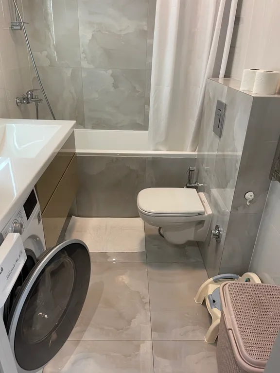 Евро-двухкомнатный апартамент Айсберг с балконом и видом на Храм