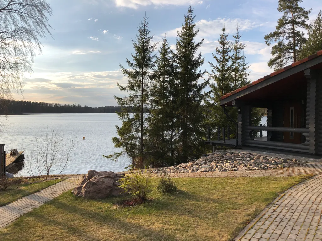 Шале в Карелии с баней на берегу озера