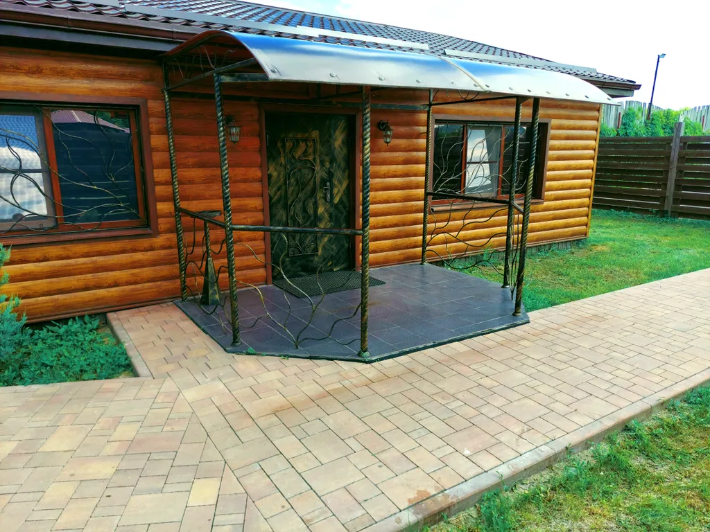 Коттедж с камином