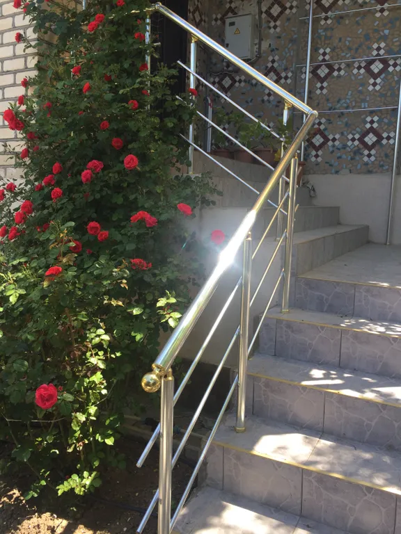 Большой дом в Евпатории со своим двором