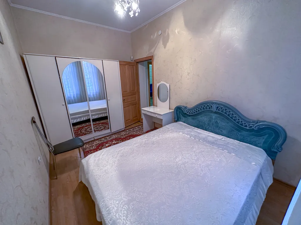 Дом в центре парка