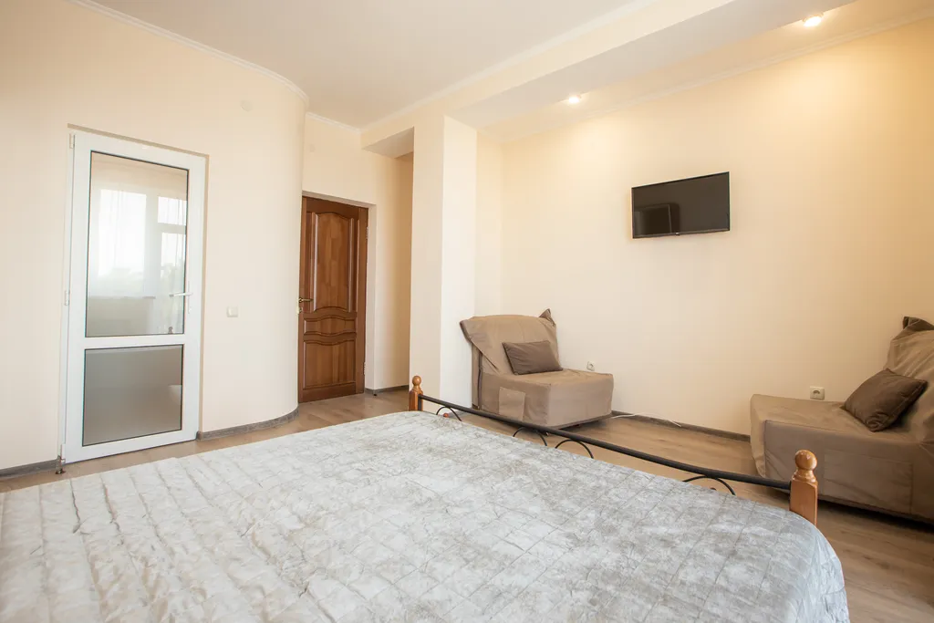 Четырёхместная комната-комфорт с балконом