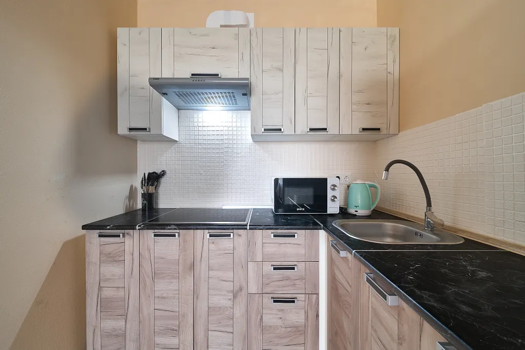 Уютная евродвушка с кроватью и диваном