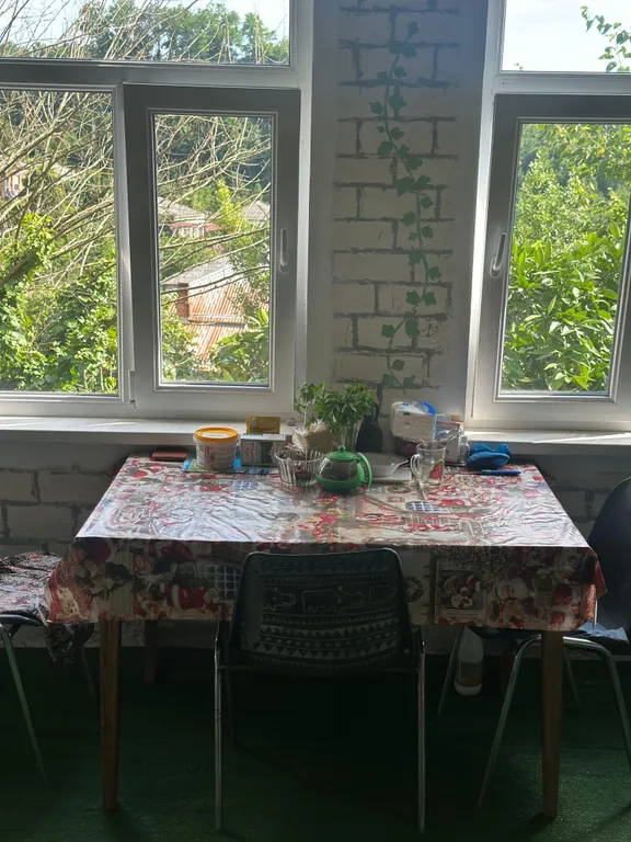 Квартира Уютная комната в хостеле Морские Вершины с видом на море и горы — Сухум