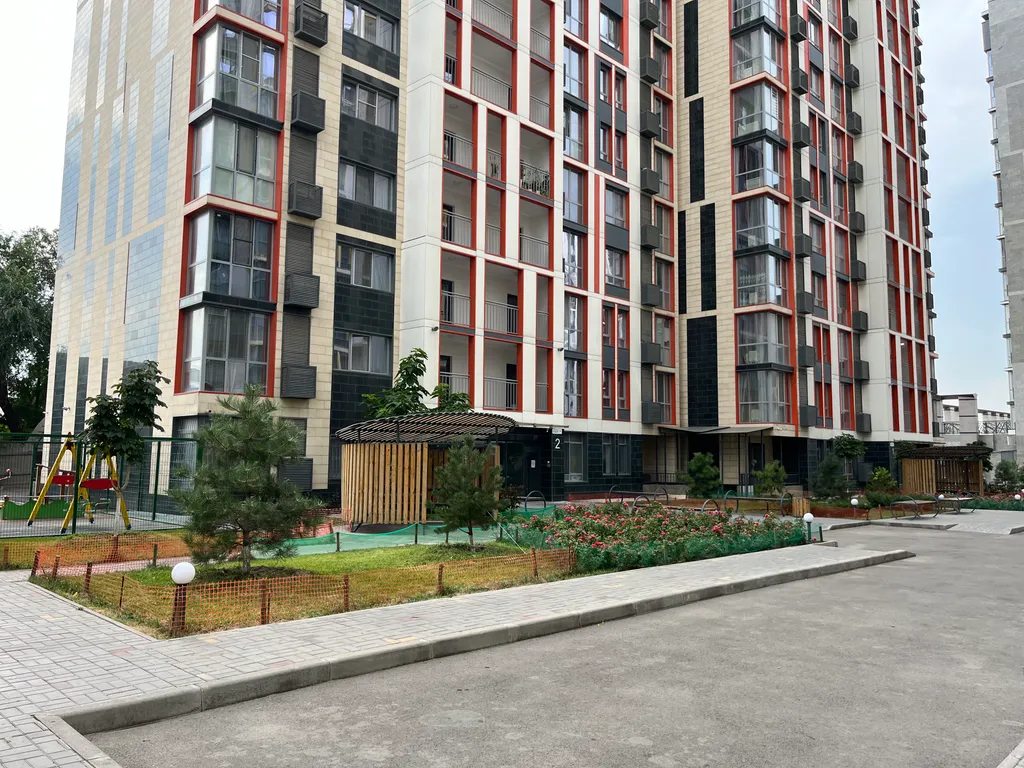 Квартира в ЖК «Раимбек» центр, рядом с метро и питьевой водой подарок