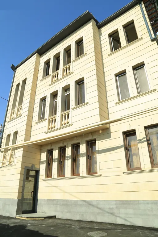 Luxury 5 bedroom property in the centre