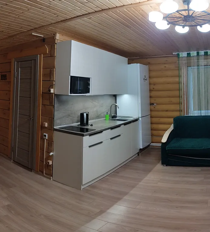 Дом Изумруд в лесу