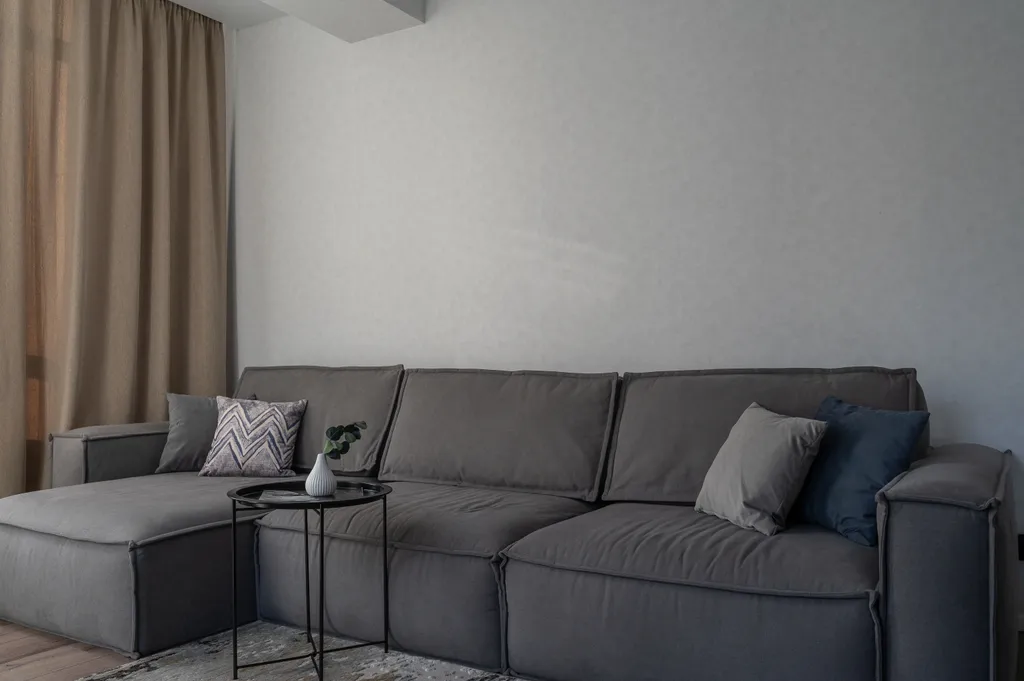 Просторная стильная квартира с видом на горы