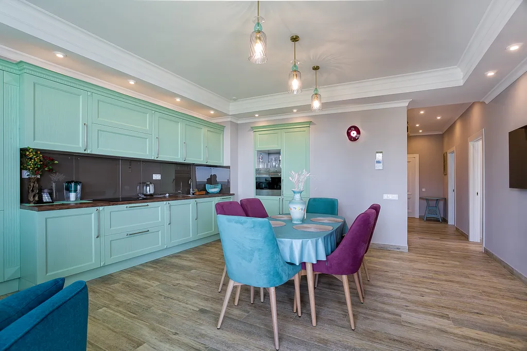 Трёхкомнатный апартамент с видом на море