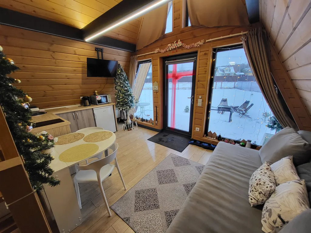 Уютный домик в стиле А-фрейм