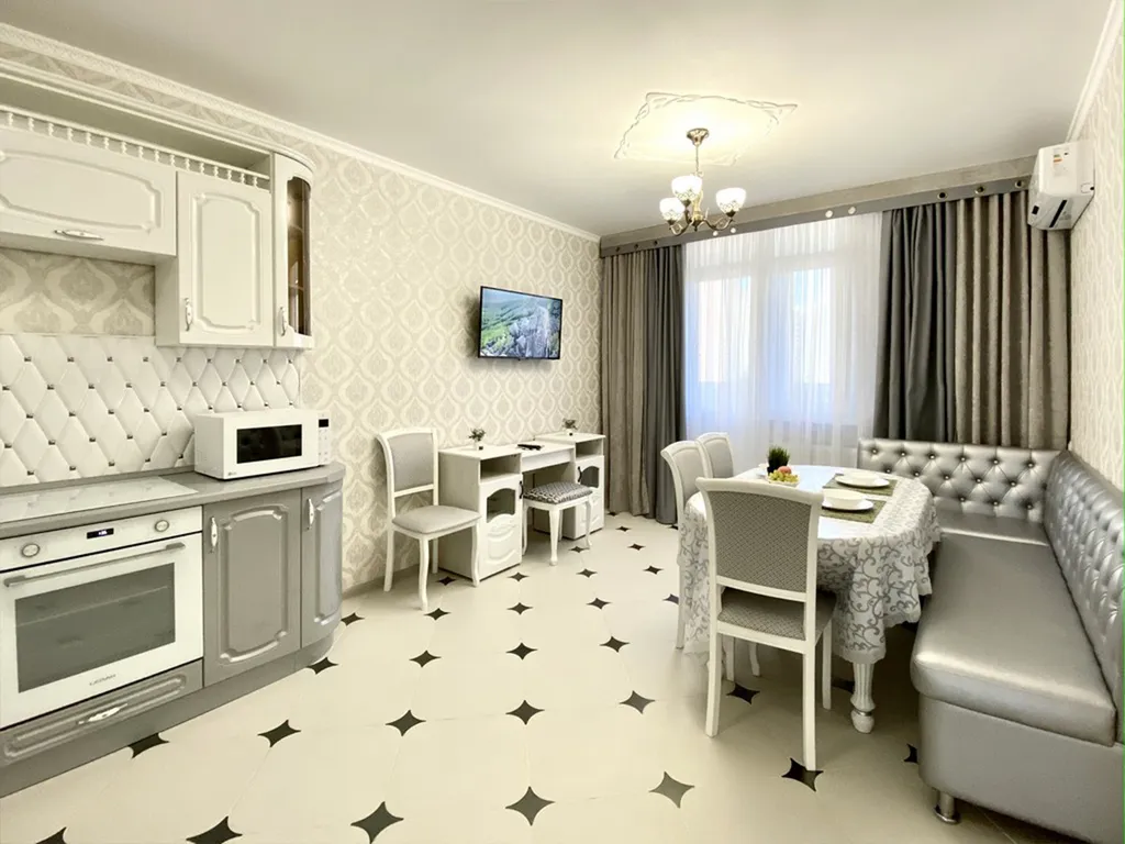 Просторная квартира с дизайнерским ремонтом в классическом стиле