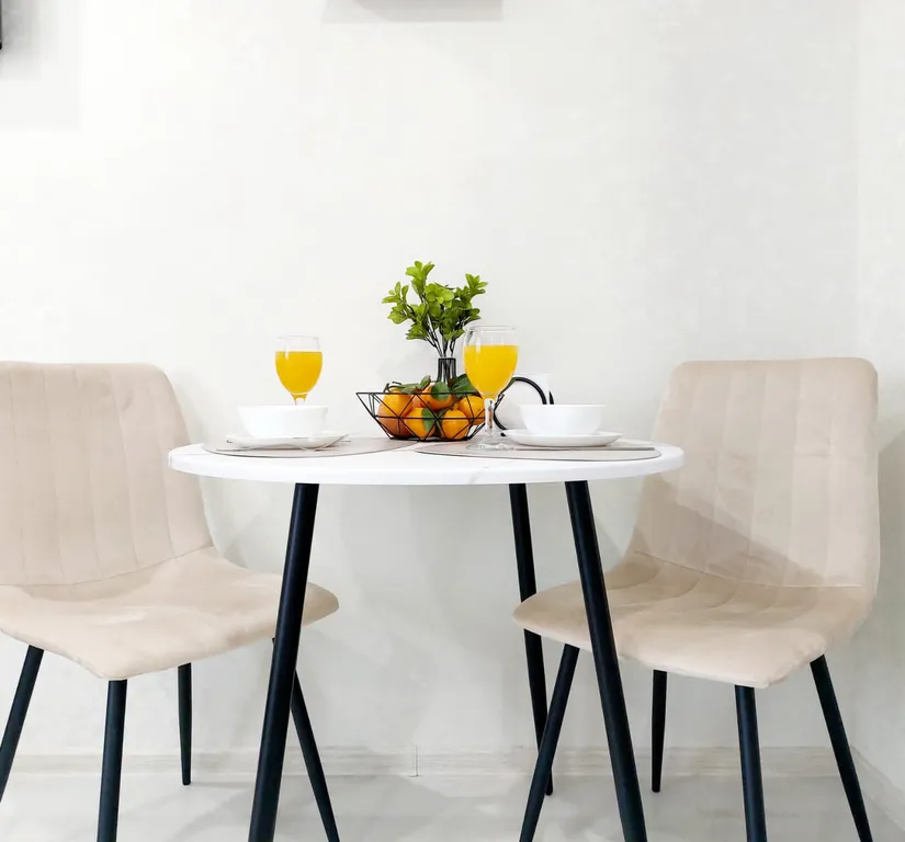 Светлая студия близко к центру