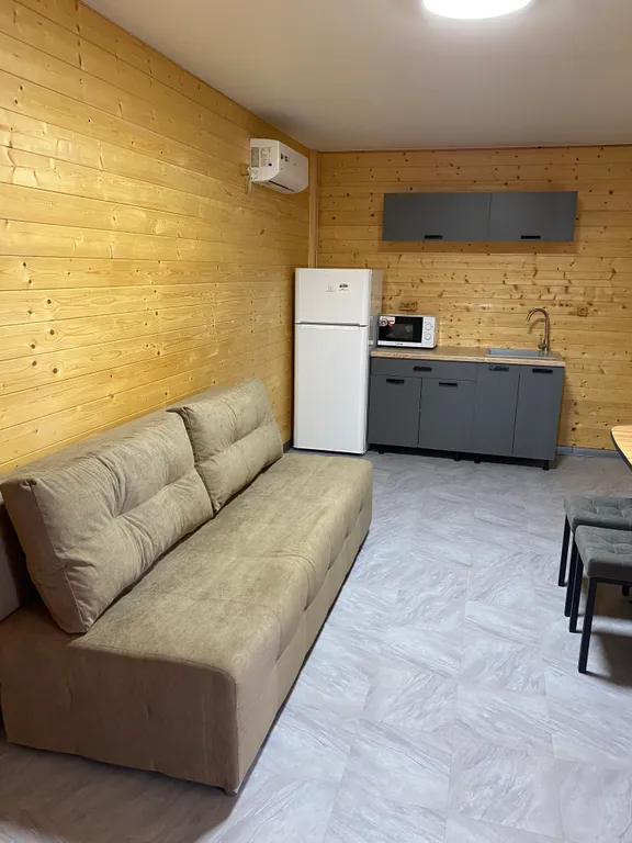 Гостевой комплекс Голден Хаус на первой береговой линии