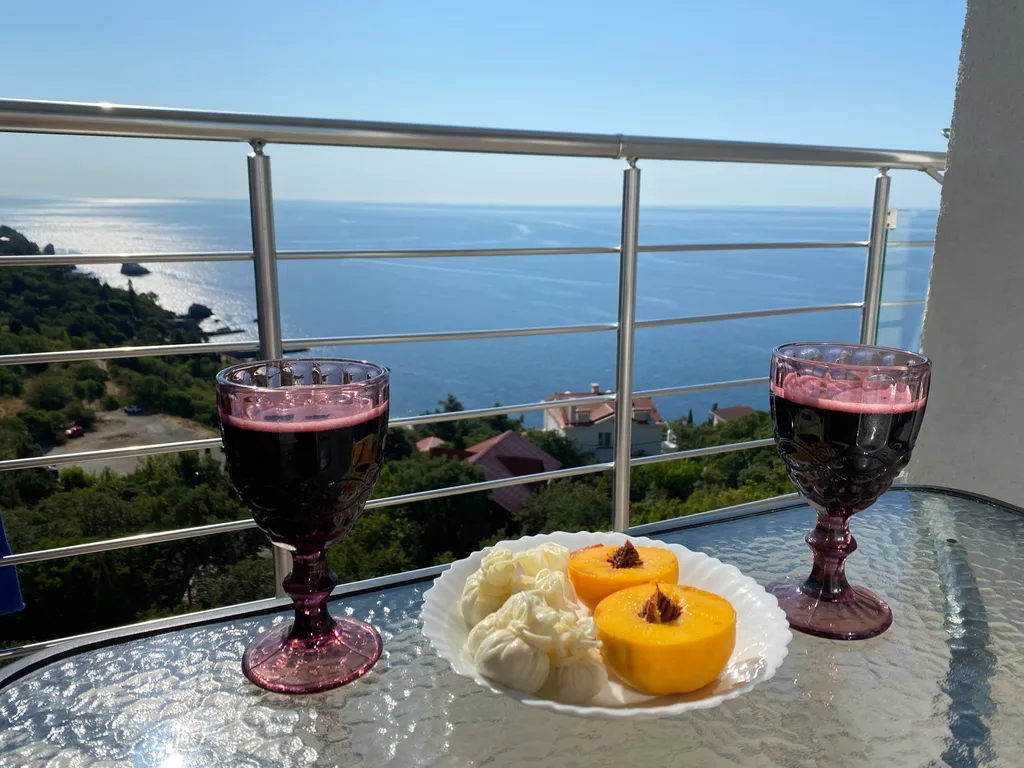 Апартаменты с видом на море и горы