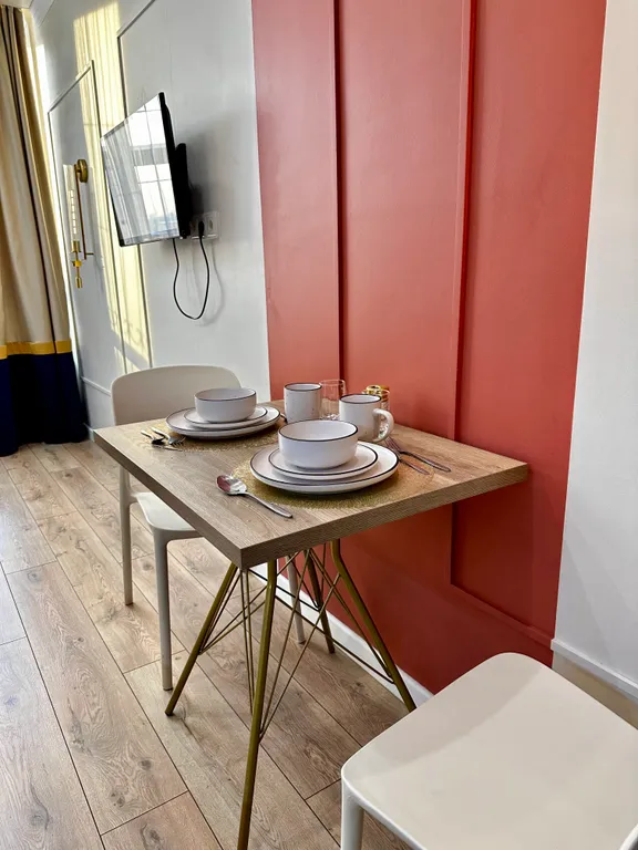 Уютная студия у станции метро в центре города