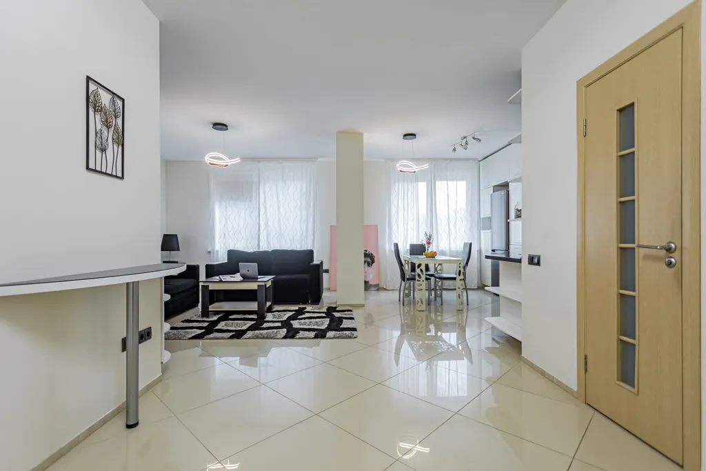 Современный 2-комнатный апартамент в хорошем районе