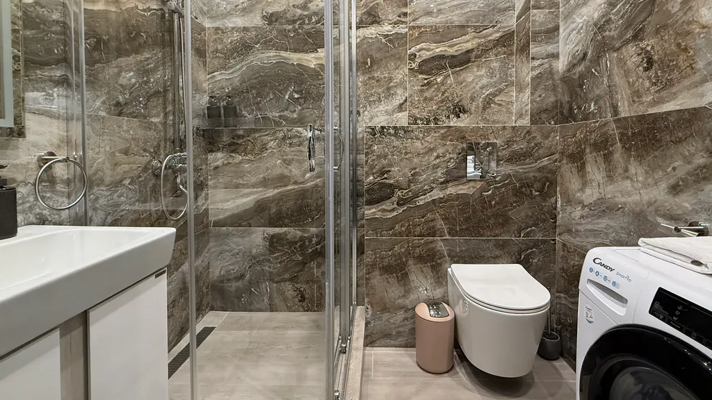 Красивый апартамент с балконом и открытым видом на горы. Центр