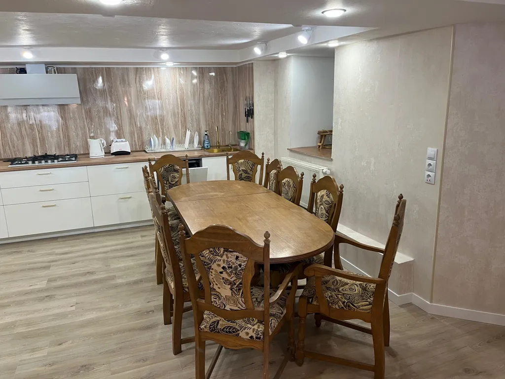 Тихий и уютный дом с террасой с видом на горы