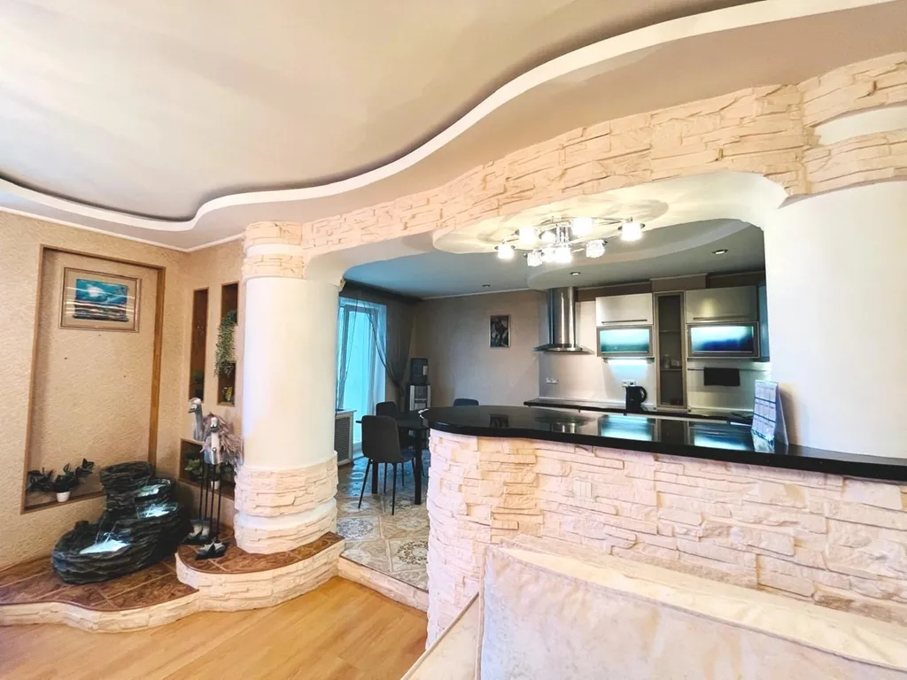 Шикарная трёшка около ТРК Алмаз