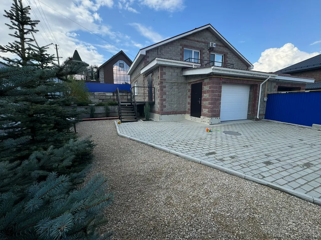 Дом с видом на озеро