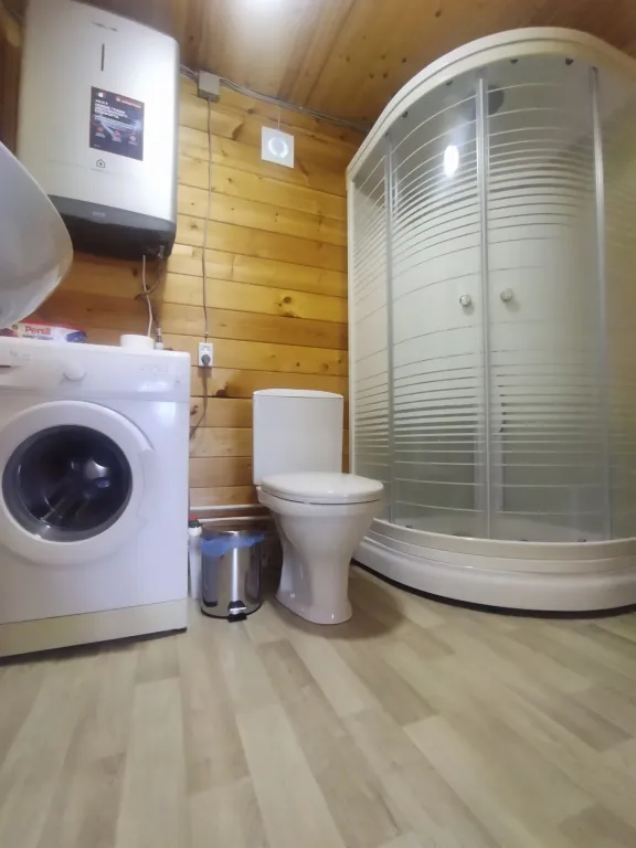 Уютный дом у озера