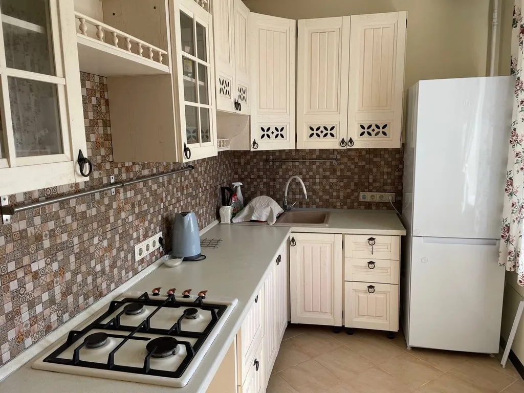 Коттедж Просторный трёхкомнатный дом — Элиста