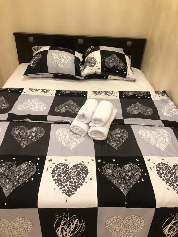 Адам и Ева, отличная квартира для хороших людей