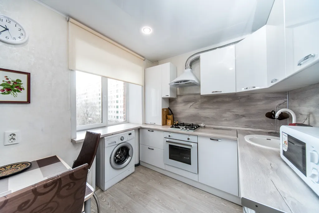 2-ком на набережной в самом центре города