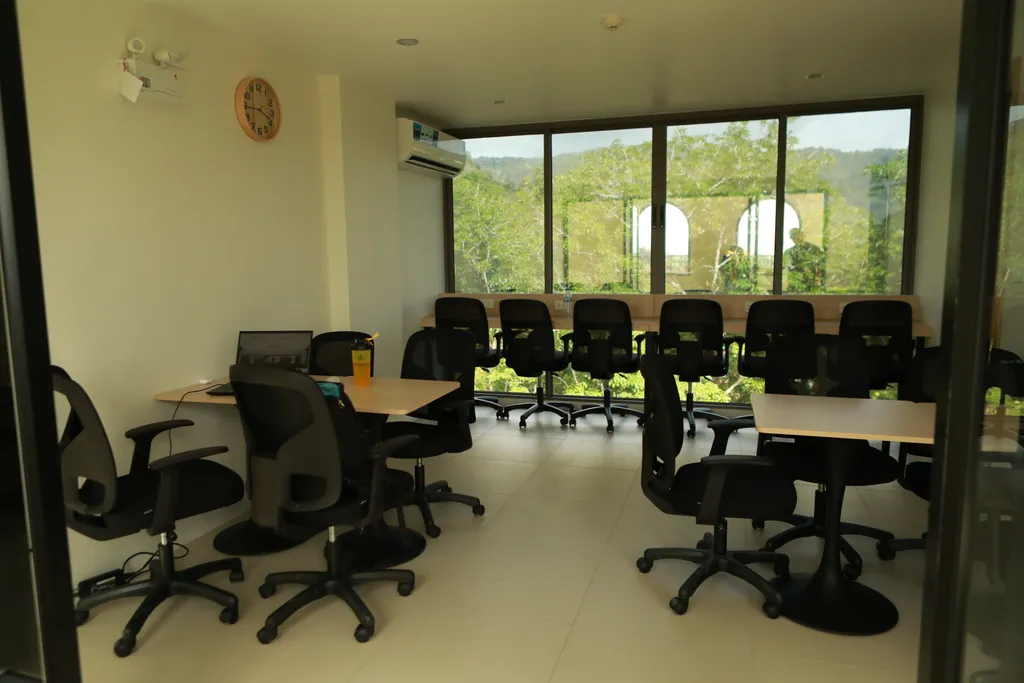 Просторная однушка у моря с бассейном и Wi-Fi 500 мбит/с