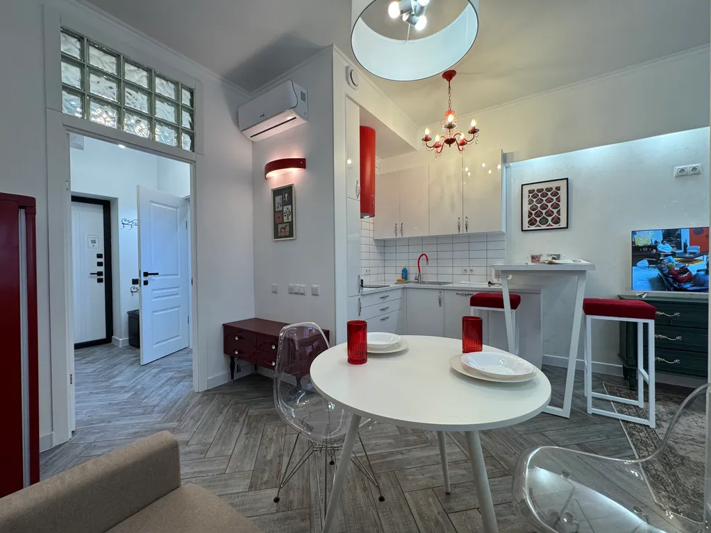 Дизайнерские апартаменты с видом на набережную